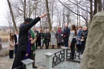 Odsłonięcie odnowionego pomnika w Cisownicy